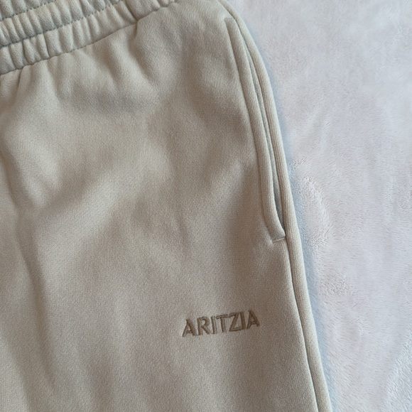 Aritzia cozy fleece boyfriend fit xs short pant - Picture 4 of 4